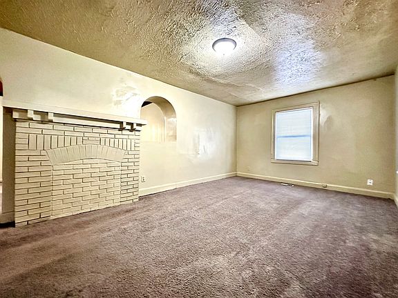 2nd image of 1515 Lindley Ave
