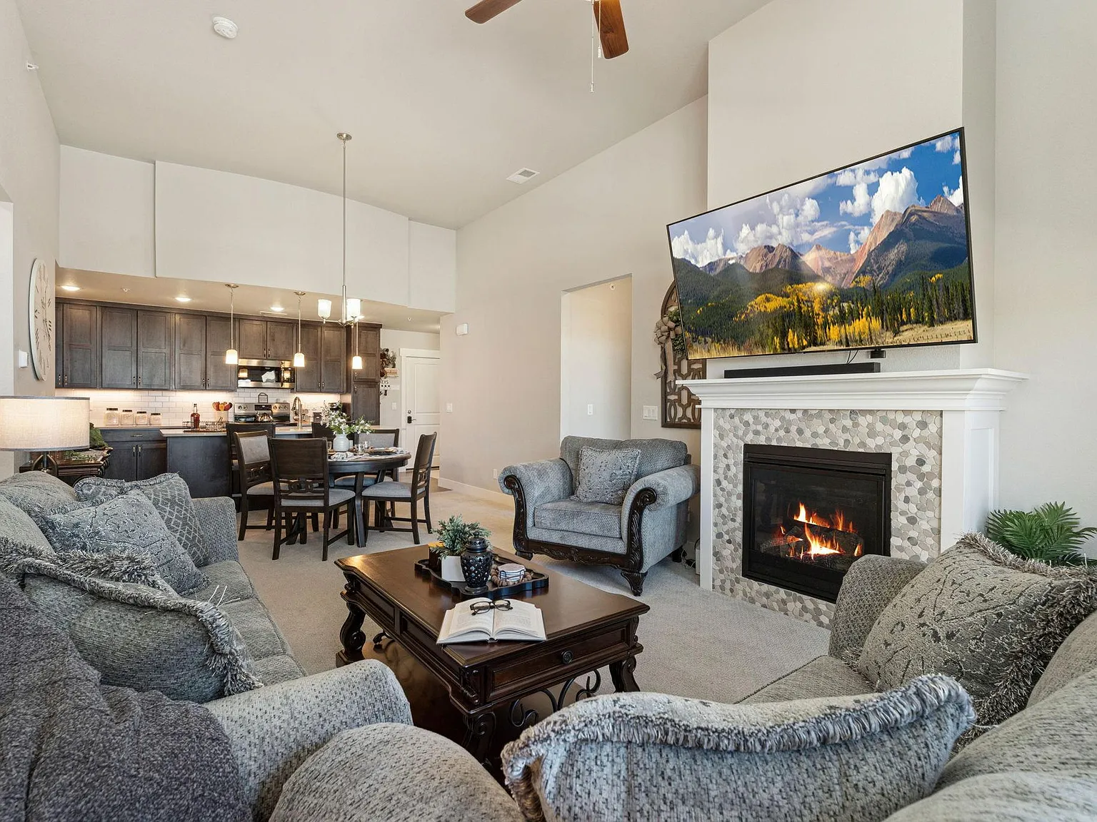 2 bed, 1080 sqft, $3,250 — Photo 4