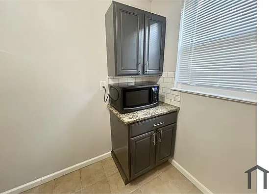 906 E Vernon Rd #1 — Photo 11