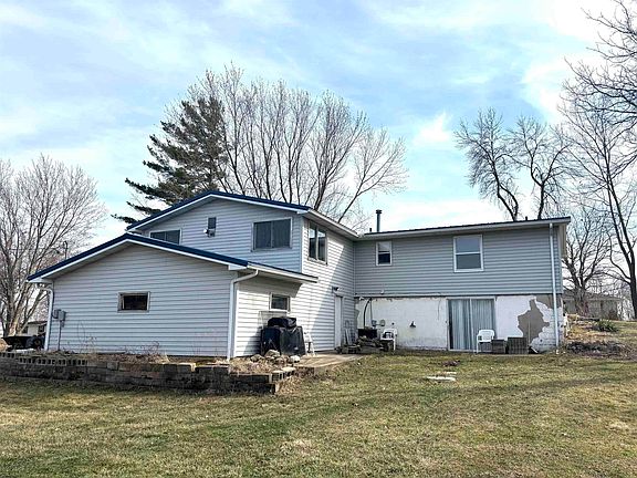 3rd image of 111 Skyline Dr