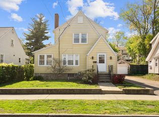 90 Culloden Rd, Stamford, CT 06902