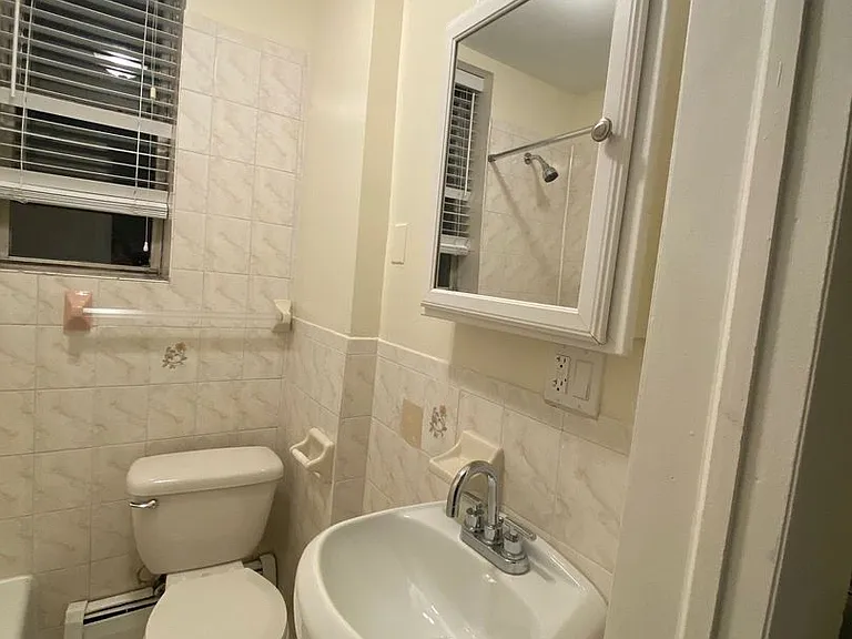 810 - OM-810 West Street LLC — Photo 9