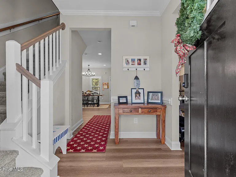 451 Gretchen Rd — Photo 6