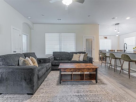 2nd image of 1113 S Blackjack Ln
