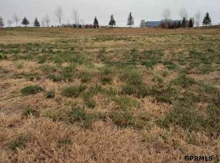 19025 Cuming Cir, Elkhorn, NE 68022