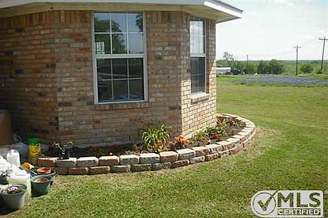 4th image of 833 Isom Rd