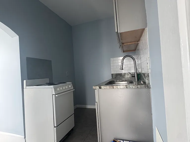 1301 S Reisner St #1 — Photo 6