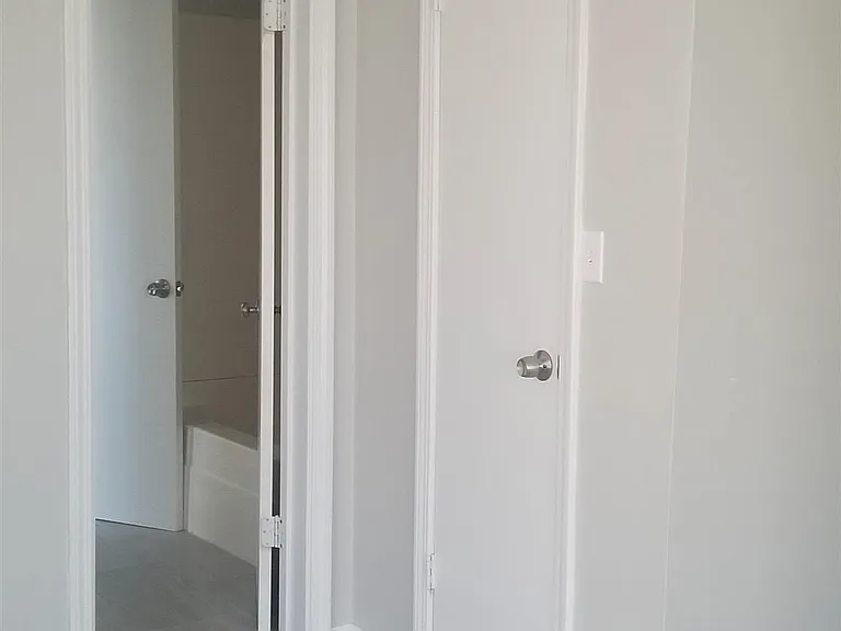 724 S Main — Photo 17