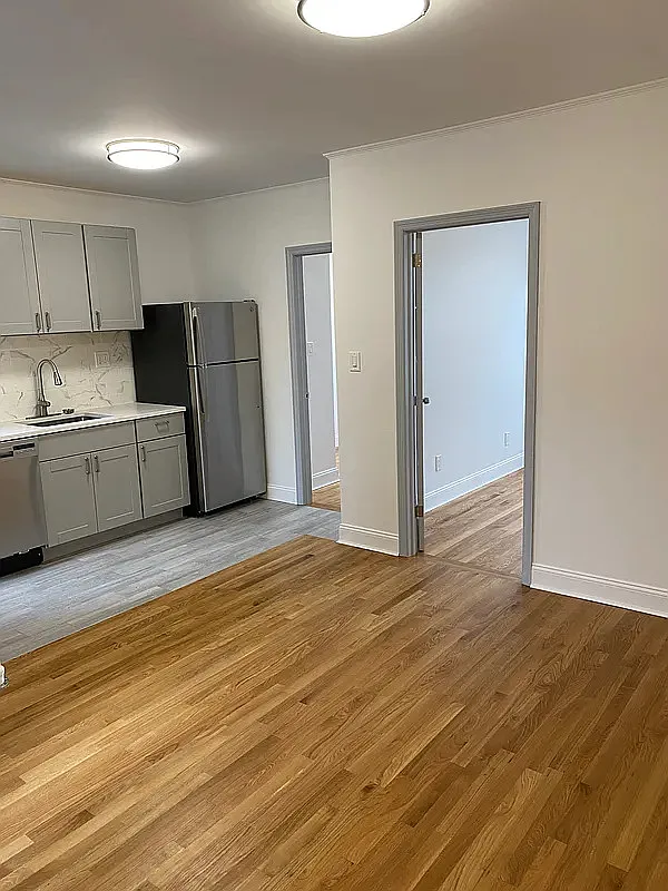 328 East Ninth Street — Photo 1