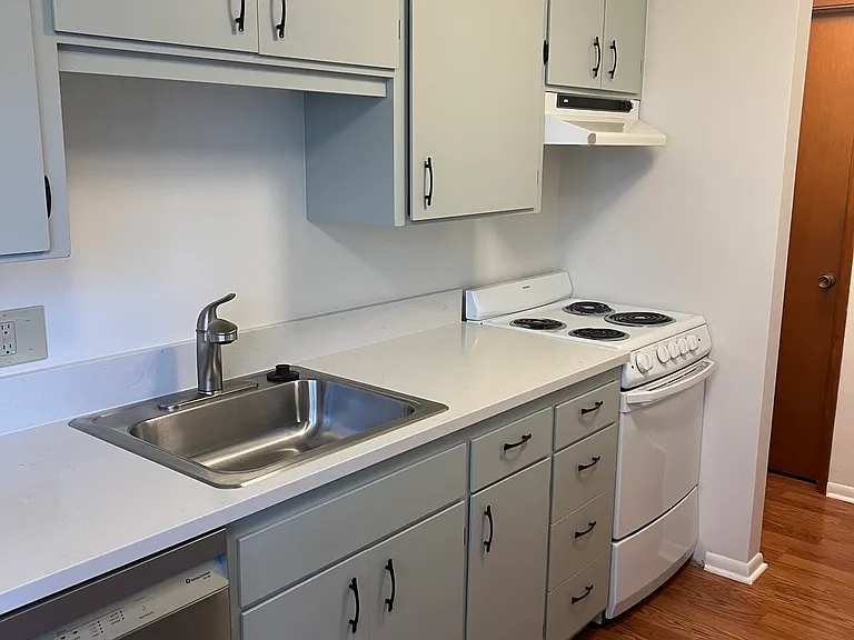 412 N 45th St #102 — Photo 2