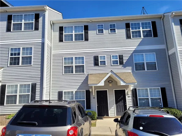 236 Campus Dr APT C, Central, SC 29630
