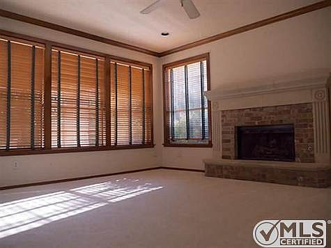 3rd image of 2225 Shumard Ln