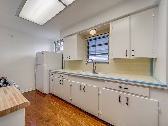 4th image of 606 W Huisache Ave #A