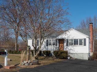 5 Seneca Rd, Woburn, MA 01801