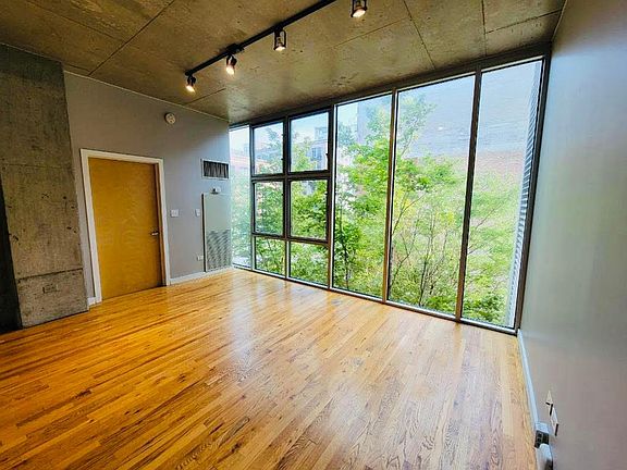 3rd image of 1720 S Michigan Ave APT 309
