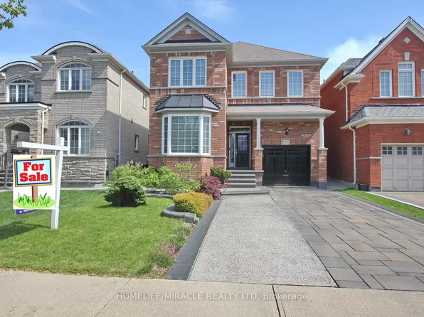 11 Bluffmeadow St, Brampton, ON L6P 3K2