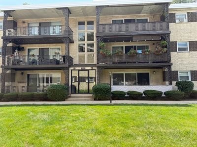 301 E Plainfield Rd APT 2, La Grange, IL, 60525