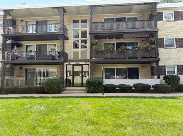 301 E Plainfield Rd APT 2, La Grange, IL 60525