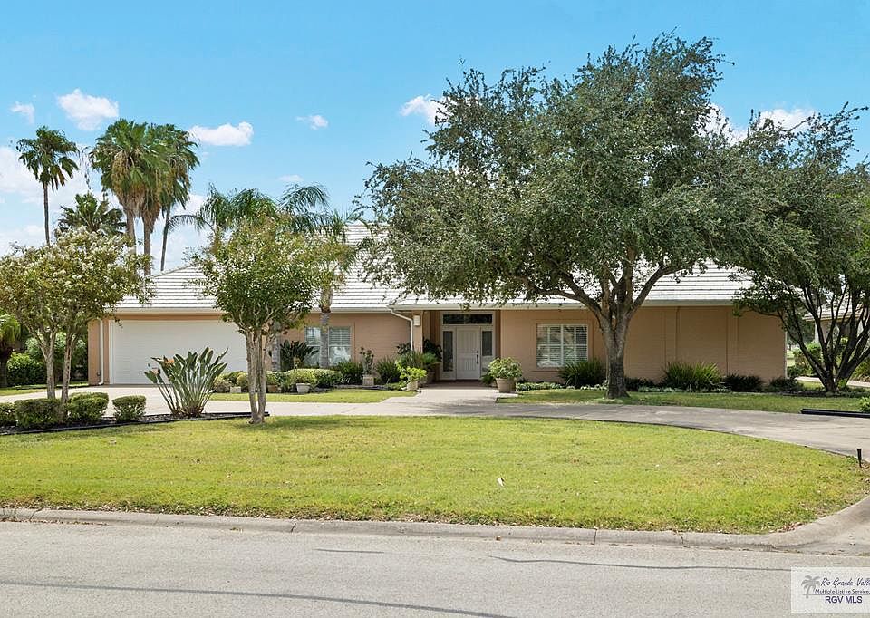1st image of 909 Palm Valley Dr E