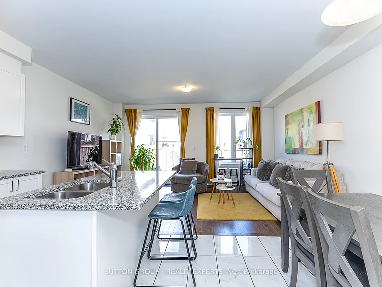 130 Ice Palace Cres — Photo 24