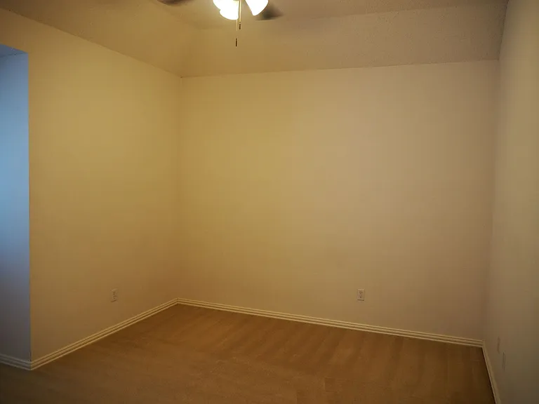 2105 Friar Ct — Photo 23