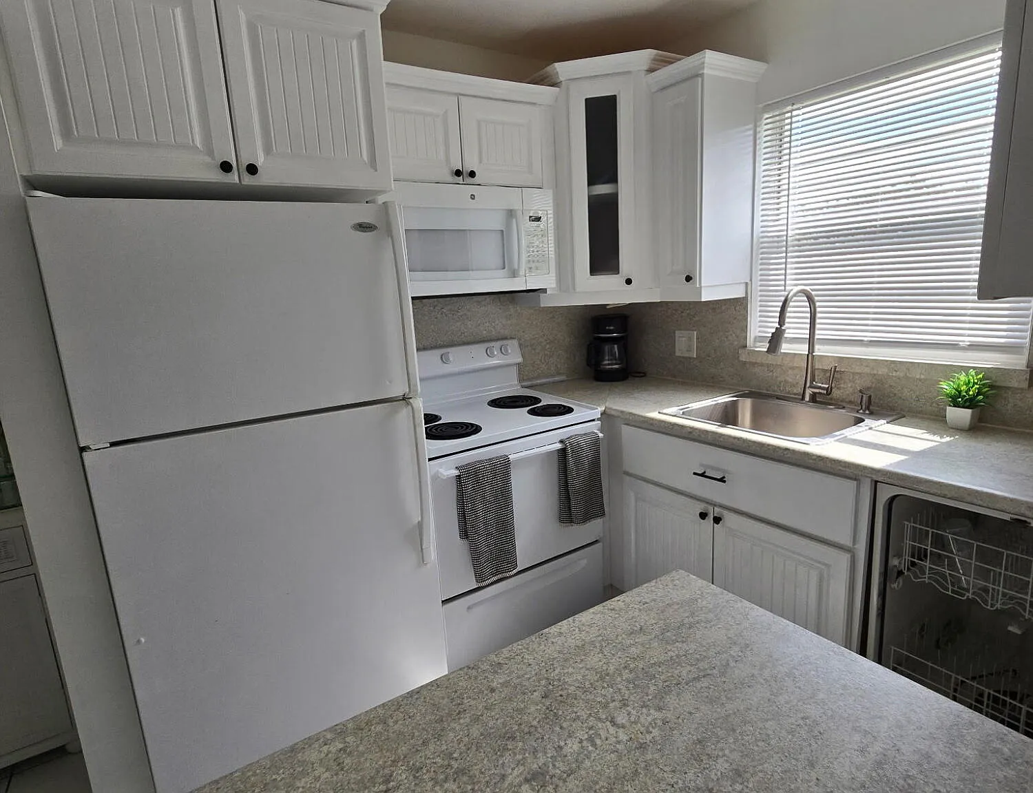 1 bed, 1.5 bath, 700 sqft, $1,450 — Photo 4