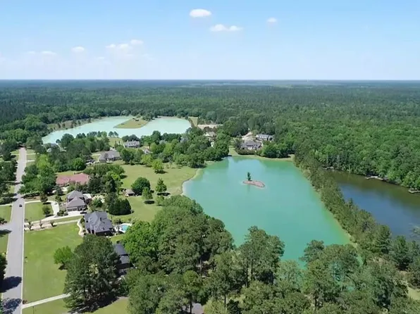 12 Hidden Lakes Dr, Albany, GA 31721