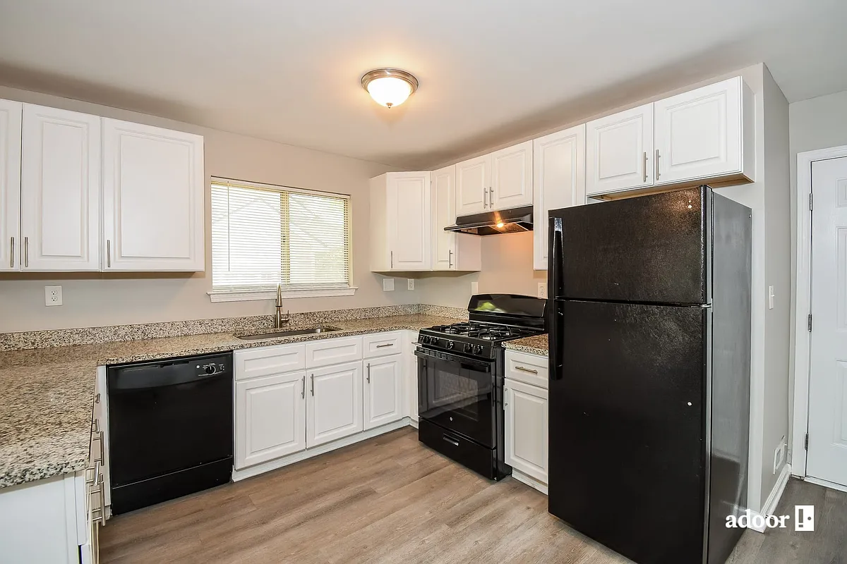 Building Photo - 2015 Towne Manor Dr NW
