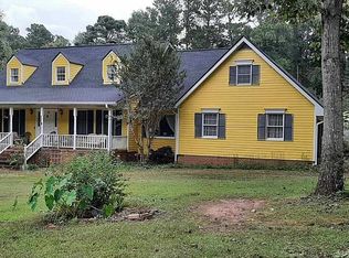 11830 Pine Needle Ln, Hampton, GA 30228