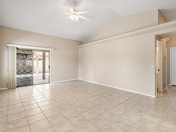 5th image of 1646 E BISHOP Court