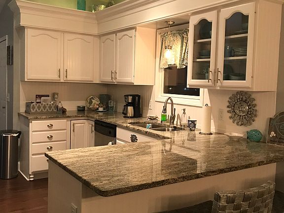 4th image of 4015 Glenrich Cir