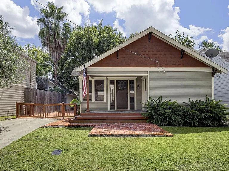 1111 Robin St — Photo 2
