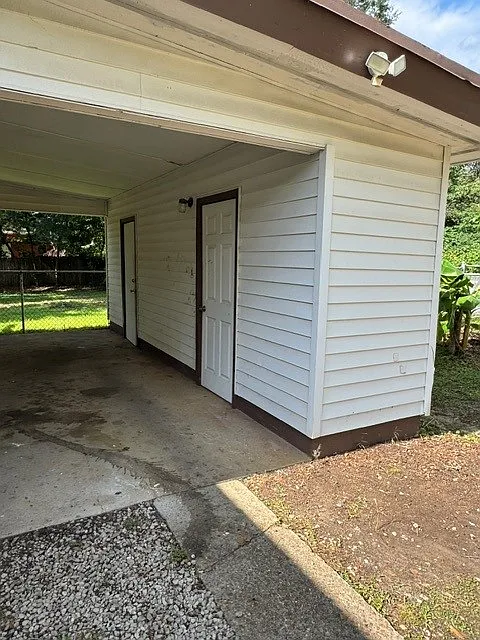 3 bed, 912 sqft, $1,500 — Photo 2