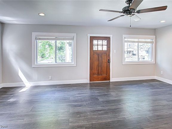 2nd image of 423 Oxford Ave