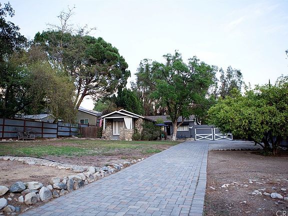 2nd image of 4334 Briggs Ave