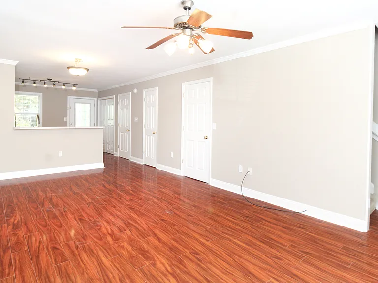 240 Cleveland Rd #440 — Photo 3