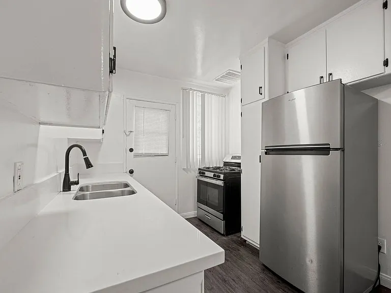 3868 Potomac Ave #7A — Photo 5