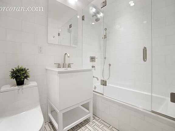 5th image of 142 Bank St APT 3A