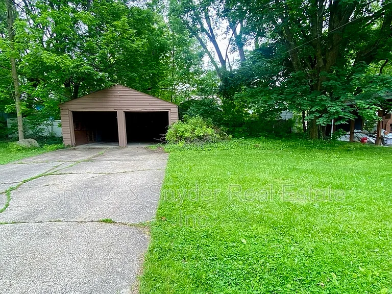 1011 Cordova Ave — Photo 16