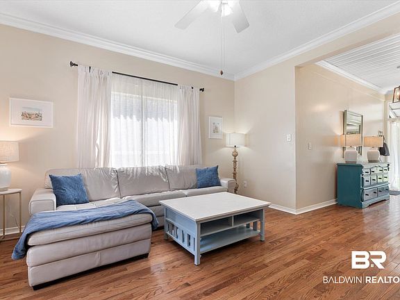 2nd image of 1806 Hunter Ave