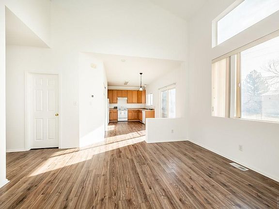 5th image of 2118 Settlers Dr