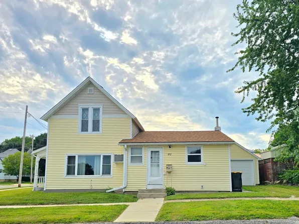 213 E Fremont St, Spring Valley, MN 55975