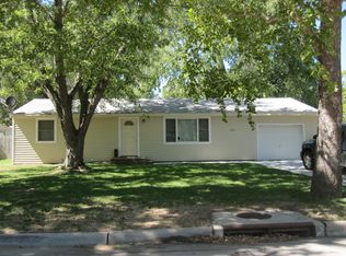 2221 Northview Dr, Manhattan, KS 66502
