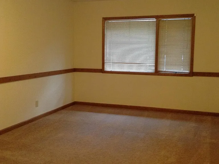 4302 Hunters Club Dr — Photo 4