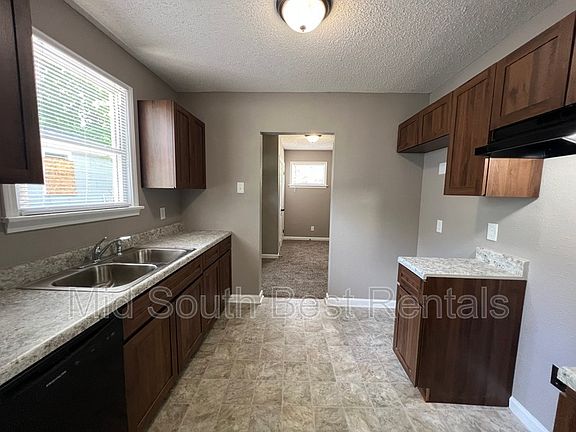 3rd image of 384 E Dison Ave