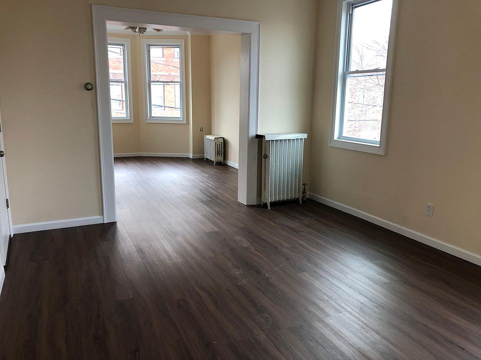 1st image of 16 Brinsmaid Pl