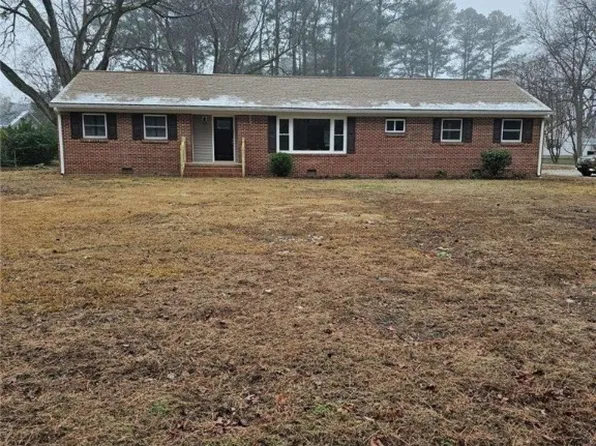 450 W Euclid Blvd, West Point, VA 23181