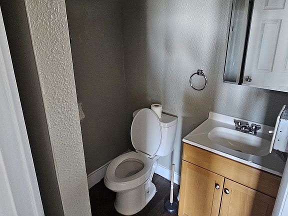 3rd image of 1314 E Evans Ave