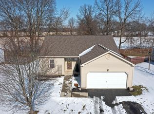 120 Windward Dr, Pataskala, OH 43062