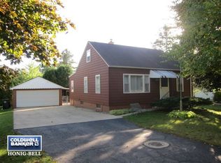 7205 Algonquin Rd, Wonder Lake, IL 60097